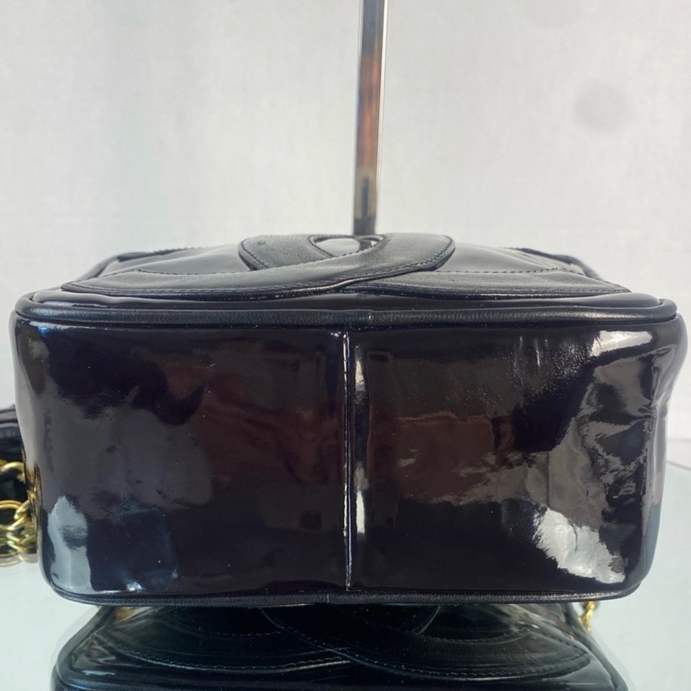 š„CHANEL CC PATENT LEATHER TASSEL MINI SHOULDER BAG - Picture 4 of 13